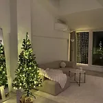 Elegant Penthouse Loft - Center