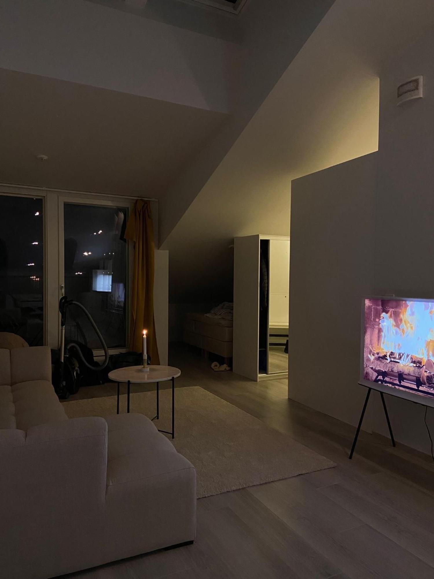 Elegant Penthouse Loft - Center Leilighet